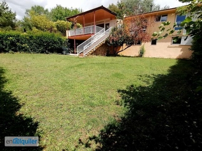 Chalet de 3 dormitorios y 300 m2 de jardín