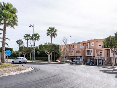 Сhalet adosado con terreno en venta en la Calle Huesca' El Ejido