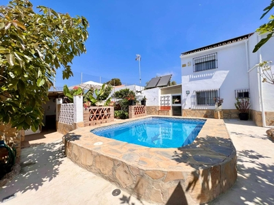 Villa con terreno en venta en la Ricmar' Marbella