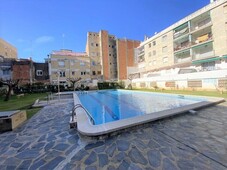 Piso en venta en Centre - Pineda de Mar de 3 habitaciones con terraza y piscina