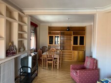 Piso en venta en Manzanares de 3 habitaciones con balcón y aire acondicionado