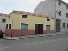 Venta Casa unifamiliar en Carretera CACERES El Bodón. A reformar 140 m²