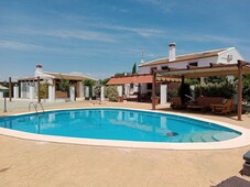 Venta de casa con piscina en Andújar