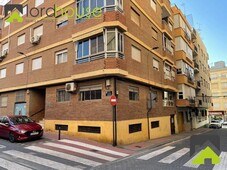 Venta Piso Águilas. Piso de tres habitaciones en Calle Murillo. Buen estado primera planta