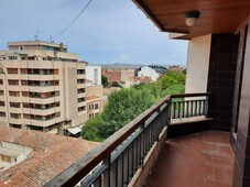 Venta Piso Almansa. Piso de cuatro habitaciones Sexta planta con balcón