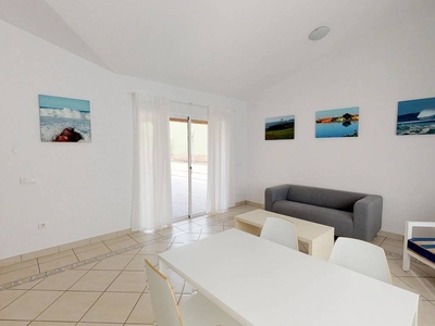 Alquiler Casa adosada en Avenida El Guincho 4 San Miguel de Abona. Buen estado plaza de aparcamiento con terraza 146 m²