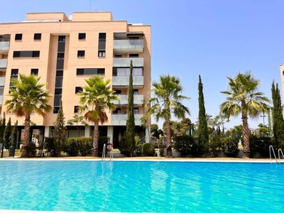 Alquiler de piso con piscina en El Cónsul (Málaga)