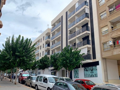 Alquiler Piso Benidorm. Piso de dos habitaciones Cuarta planta con terraza