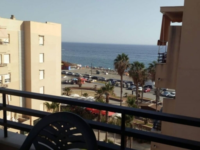 Alquiler Piso Salobreña. Piso de dos habitaciones en Paseo Marítimo. Buen estado quinta planta plaza de aparcamiento con terraza