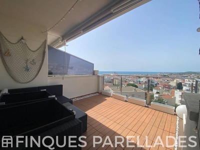 Alquiler Piso Sitges. Piso de tres habitaciones Buen estado cuarta planta con terraza