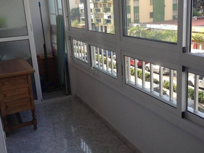 Alquiler Piso Vélez-Málaga. Piso de dos habitaciones Buen estado segunda planta con terraza
