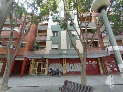 Piso en venta en Calle Reina Elisenda, 1º, 08915, Badalona (Barcelona)