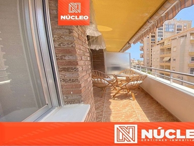 Piso en venta en Playa de los Locos de 4 habitaciones con terraza y balcón