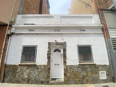 Casa unifamiliar 3 habitaciones, buen estado, El Bon Pastor, Barcelona