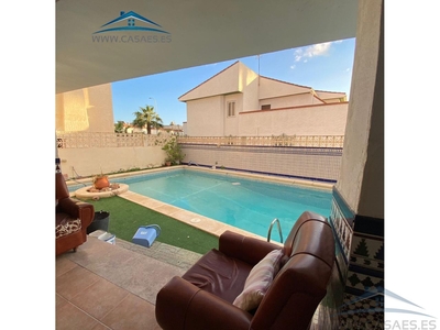 Venta de casa con piscina en Ciudad Jardín, Tagarete, Zapillo (Almería), Nueva almería-cortijo grande