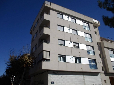 Venta Piso Almansa. Piso de tres habitaciones Tercera planta con balcón