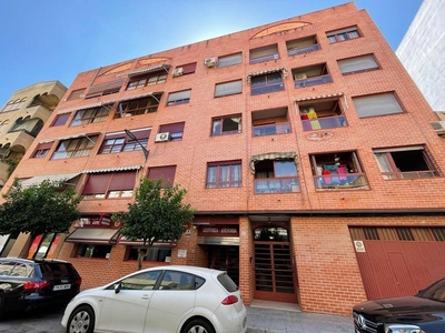 Venta Piso Almoradí. Piso de tres habitaciones en Calle Virgen del Pilar. Con terraza