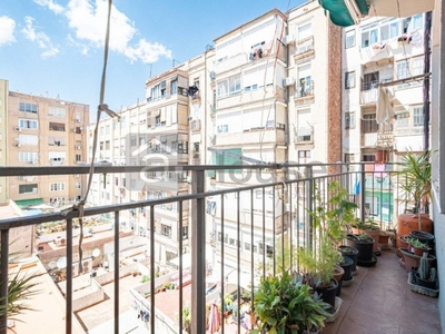 Venta Piso Barcelona. Piso de cuatro habitaciones en Mallorca. Sexta planta con balcón