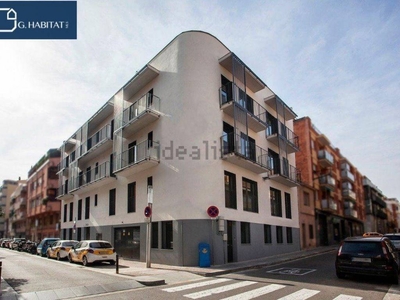 Venta Piso Barcelona. Piso de dos habitaciones Con terraza