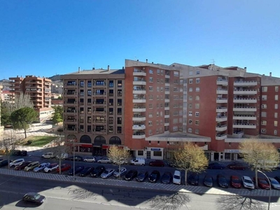 Venta Piso Cuenca. Piso de cuatro habitaciones Sexta planta plaza de aparcamiento calefacción central