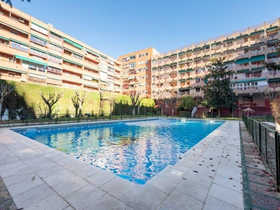 Venta Piso Granada. Piso de tres habitaciones en Avenida de Andalucía 18. Séptima planta con terraza