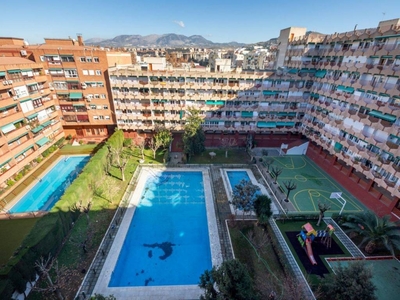Venta Piso Granada. Piso de tres habitaciones en Avenida de Andalucía. Séptima planta con terraza