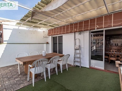 Venta Piso Granada. Piso de tres habitaciones en Cisne. Sexta planta con terraza