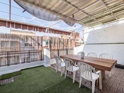 Venta Piso Granada. Piso de tres habitaciones Sexta planta con terraza