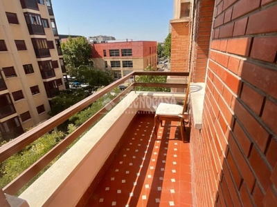 Venta Piso Madrid. Piso de cuatro habitaciones Entreplanta con terraza
