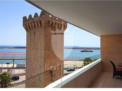 Venta Piso Palma de Mallorca. Piso de cuatro habitaciones en Avinguda de Gabriel Roca. Buen estado tercera planta con terraza