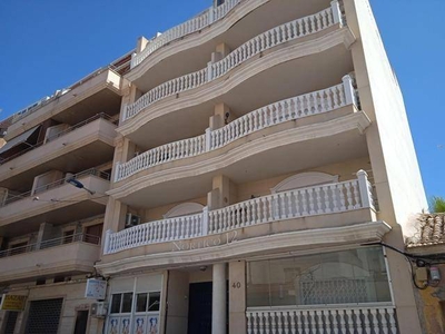 Venta Piso Torrevieja. Piso de dos habitaciones en Calle de la Concordia 40. Primera planta con terraza