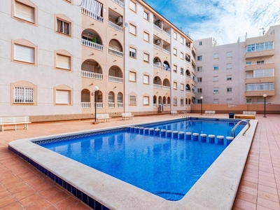 Venta Piso Torrevieja. Piso de dos habitaciones en San Pascual. Tercera planta con terraza