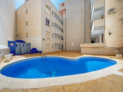 Venta Piso Torrevieja. Piso de una habitación en Avenida Las Habaneras 87. Nuevo cuarta planta