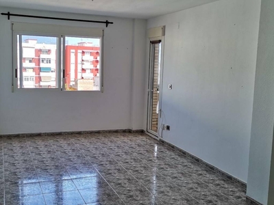 Venta Piso Vinaròs. Piso de cuatro habitaciones Segunda planta con terraza