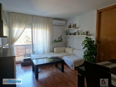 Alquiler de Apartamento 2 dormitorios, 1 baños, 0 garajes, Buen estado, en Castelldefels, Barcelona