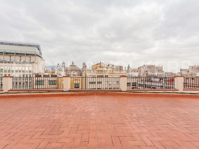 Atico con espectacular terraza en Plaza Catalunya