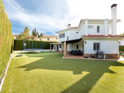 Venta de casa con piscina en Albolote, Atarfe Zona de pantano cubillas