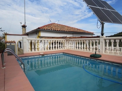 Villa en venta en Chiva