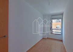 Piso en venta , con 81 m2, 2 habitaciones y 2 baños, ascensor y calefacción eléctrica. en Mataró