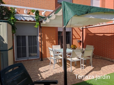 Venta de casa con piscina y terraza en Simancas, Entrepinos