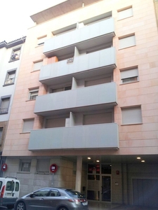 Alquiler de piso en calle Arias de 2 habitaciones con garaje y muebles