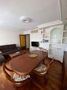 Alquiler de piso en calle Del Marques de Molins de 3 habitaciones con muebles y aire acondicionado