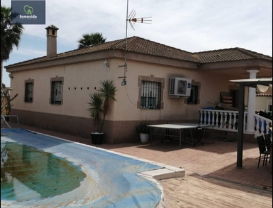 Venta de casa con piscina en Alcolea (Córdoba), Las Cigüeñas