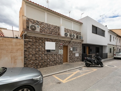 Venta de casa en Zaidín - Vergeles (Granada), Palacio de deportes