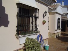 Chalet villa de lujo ubicada en una zona exclusiva . en Torre del Mar