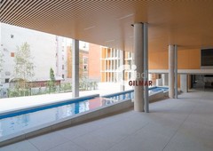 Piso con ascensor, piscina, calefacción y aire acondicionado en Madrid