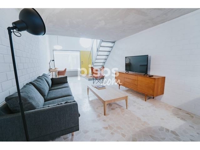 Apartamento en alquiler en Calle de Oudrid en Bellas Vistas por 1.375 €/mes