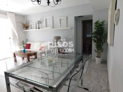 Apartamento en alquiler en Puerto Banús en Torrecilla-La Cañada por 1.300 €/mes