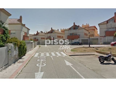 Casa adosada en alquiler en Calle Esmeralda en Cavaleri por 1.200 €/mes
