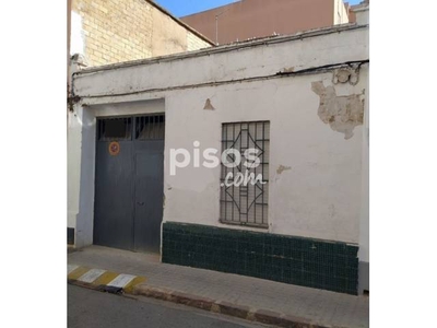 Casa en venta en Calle de Ausiàs March, 39, cerca de Plaza del País Valencià en Massanassa por 76.000 €